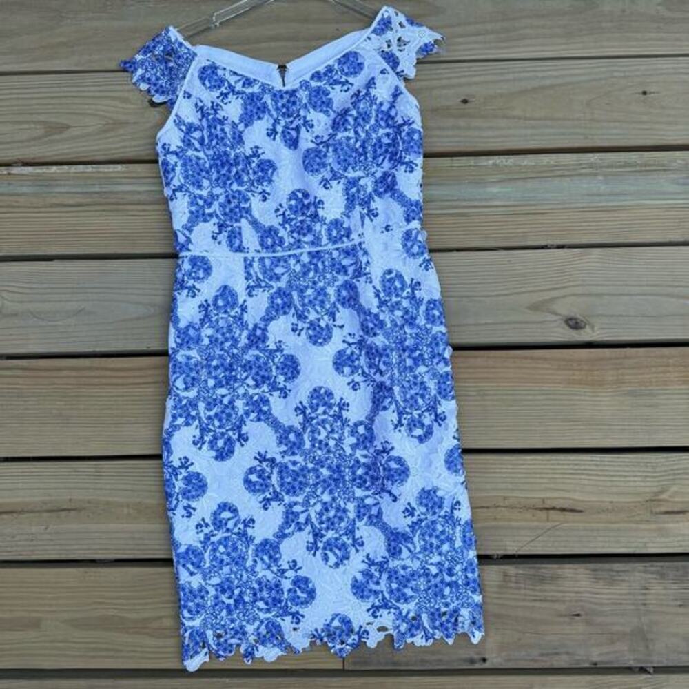 WHBM White House Black Market Dress Floral Sheath Blue White Lace Lined Size 4